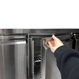 Стол холодильный трехдверный энергоэффективный BRILLIS G-S903V S/S TOP - фото № 5