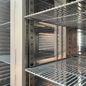 Холодильный шкаф энергосберегающий BRILLIS BN18-LED-R290-EF-INV - фото № 4